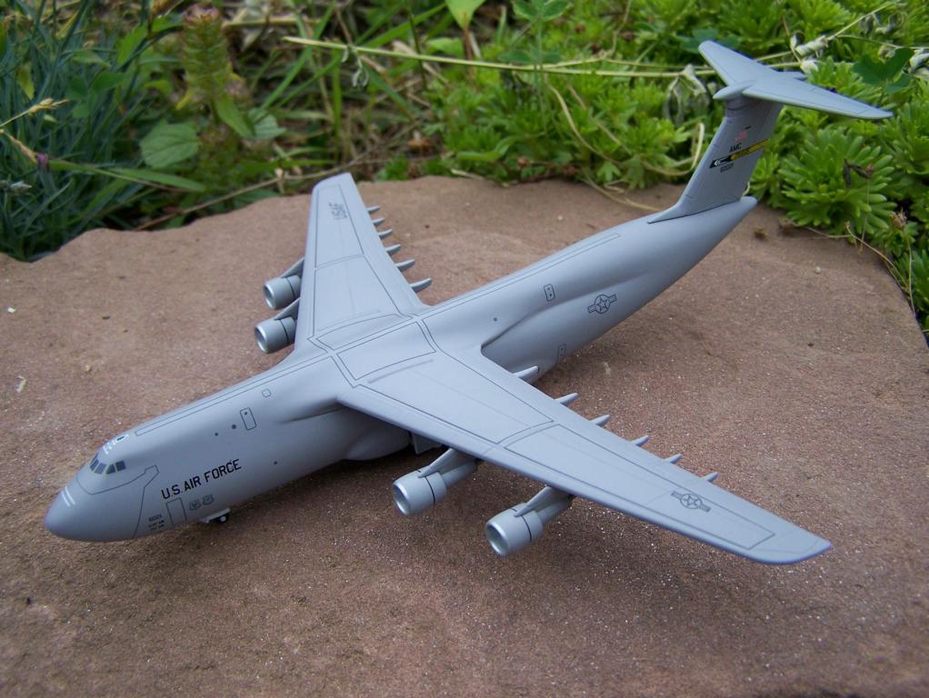 Lockheed C-5B Galaxy von Dragon in 1:400