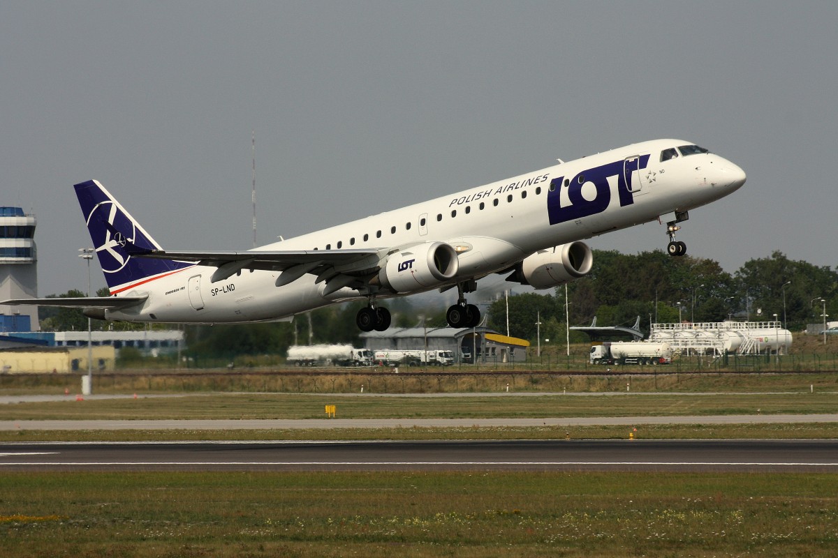 LOT Polish Airlines, SP-LIF,(c/n 19000516), Embraer ERJ 190-200 LR, 12.08.2015, GDN-EPGD, Gdansk, Polen 
