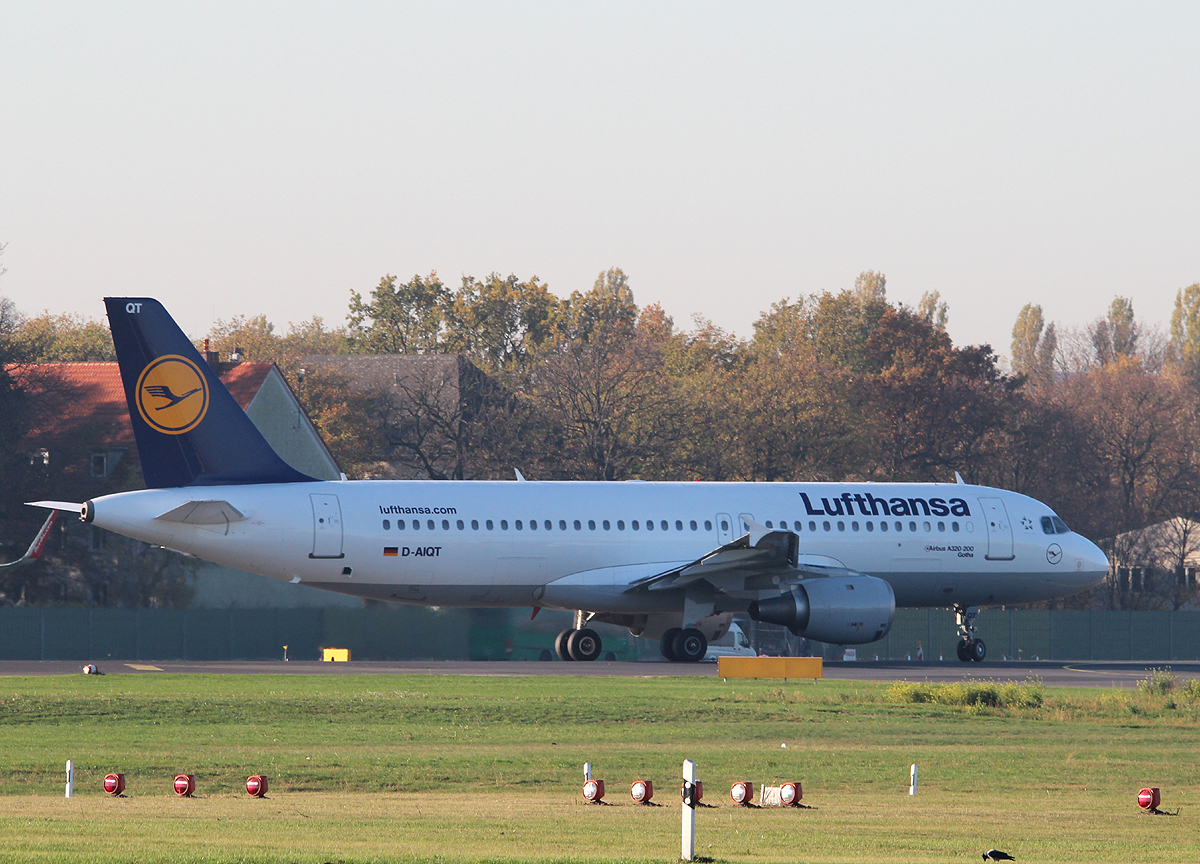Lufthansa A 320-211 D-AIQT  Gotha  kurz vor dem Start in Berlin-Tegel am 31.10.2013