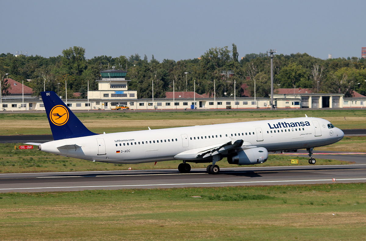 Lufthansa A 321-231 D-AIDC beim Start in Berlin-Tegel am 06.09.2013
