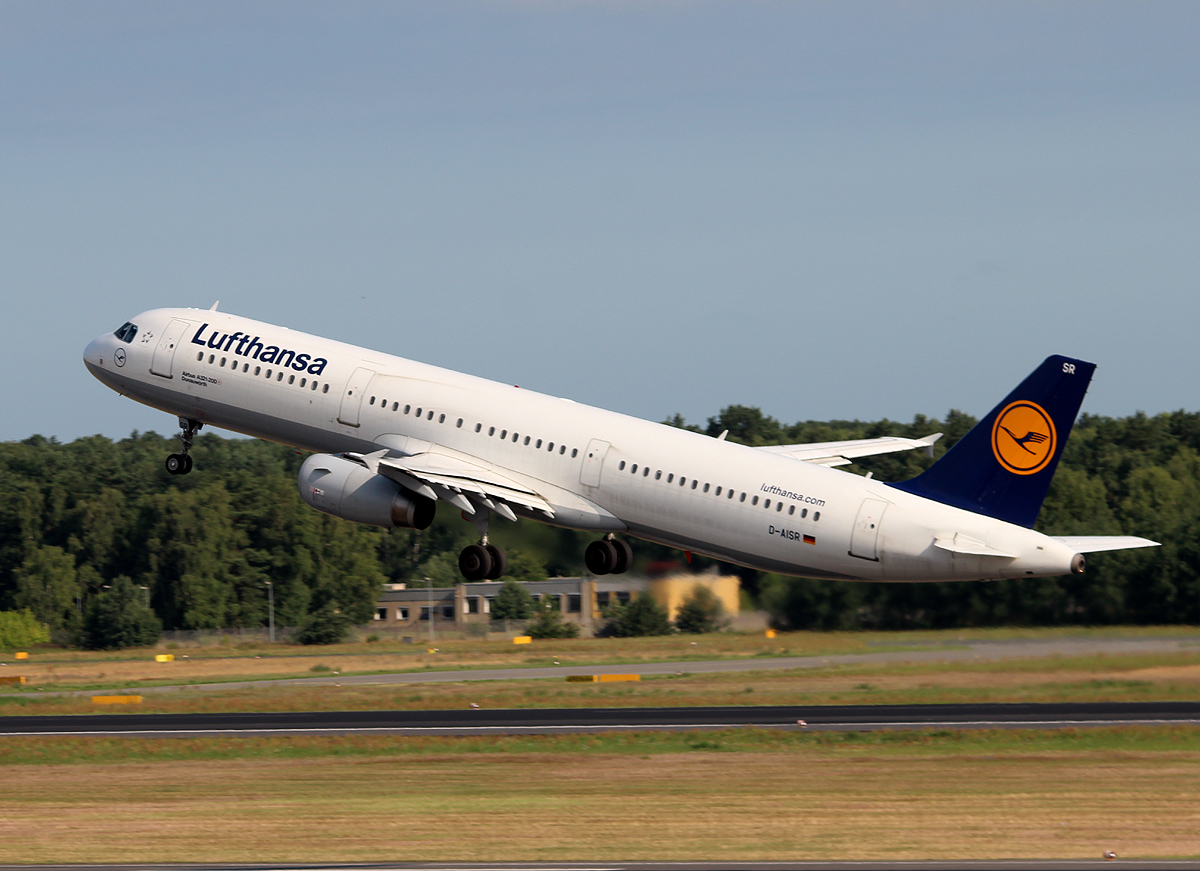 Lufthansa A 321-231 D-AISR  Donauwrth  beim Start in Berlin-Tegel am 06.07.2013