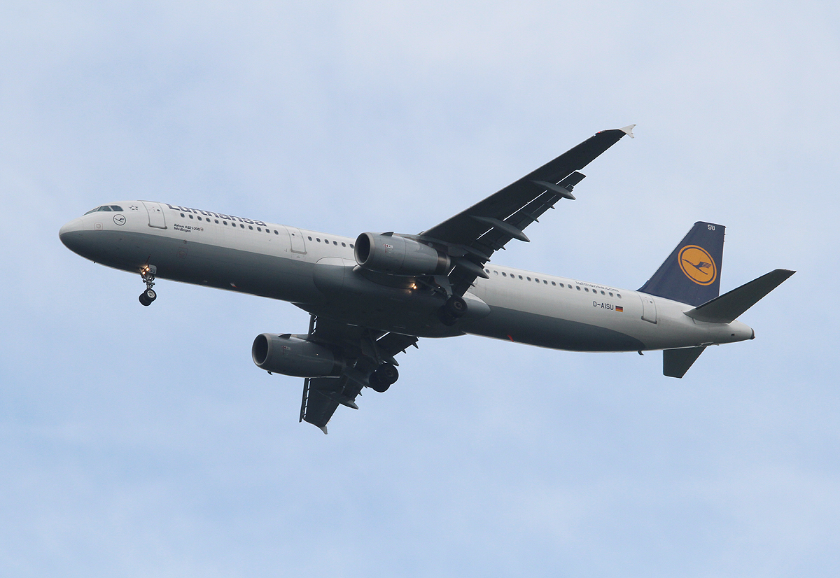 Lufthansa A 321-231 D-AISU  Nrdlingen  bei der Landung in Frankfurt am 09.06.2013