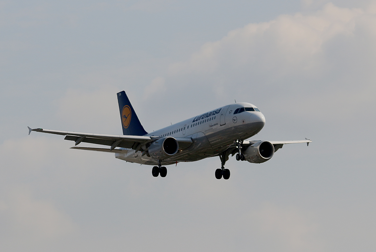 Lufthansa, Airbus A 319-112, D-AIBA, TXL, 23.09.2016