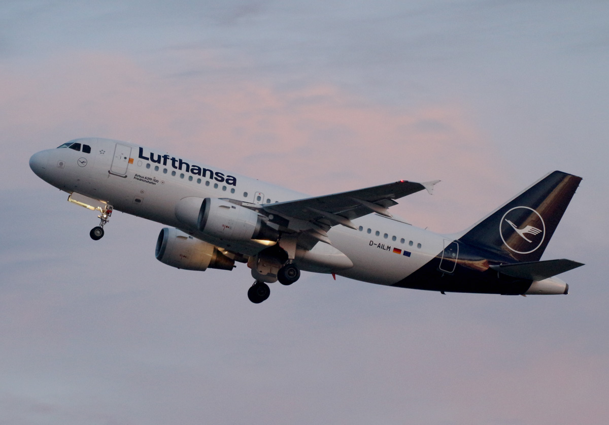 Lufthansa, Airbus A 319-114 D-AILM  Friedrichshafen , BER, 16.02.2024