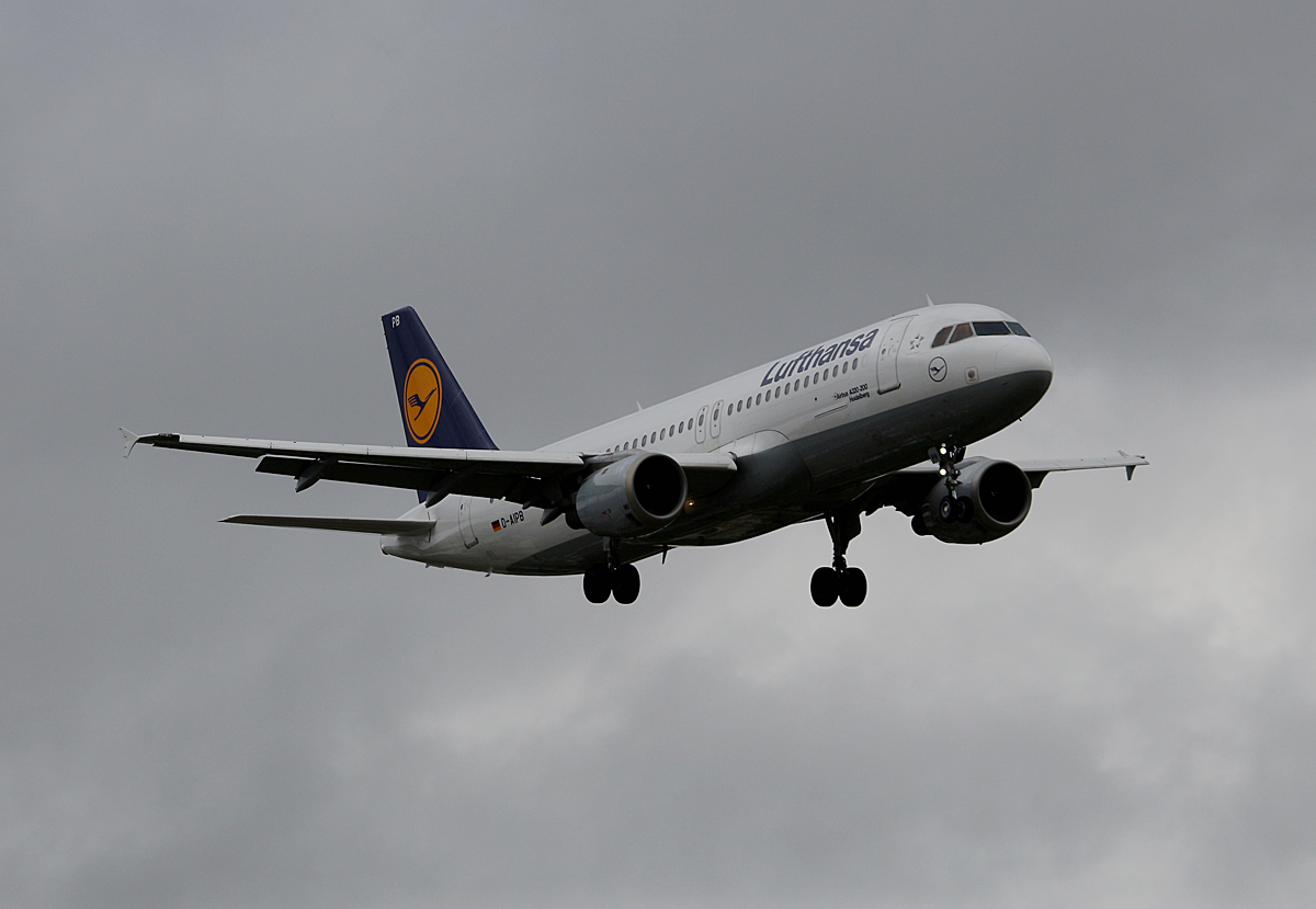Lufthansa, Airbus A 320-211, D-AIPB  Heidelberg , TXL, 15.07.2016