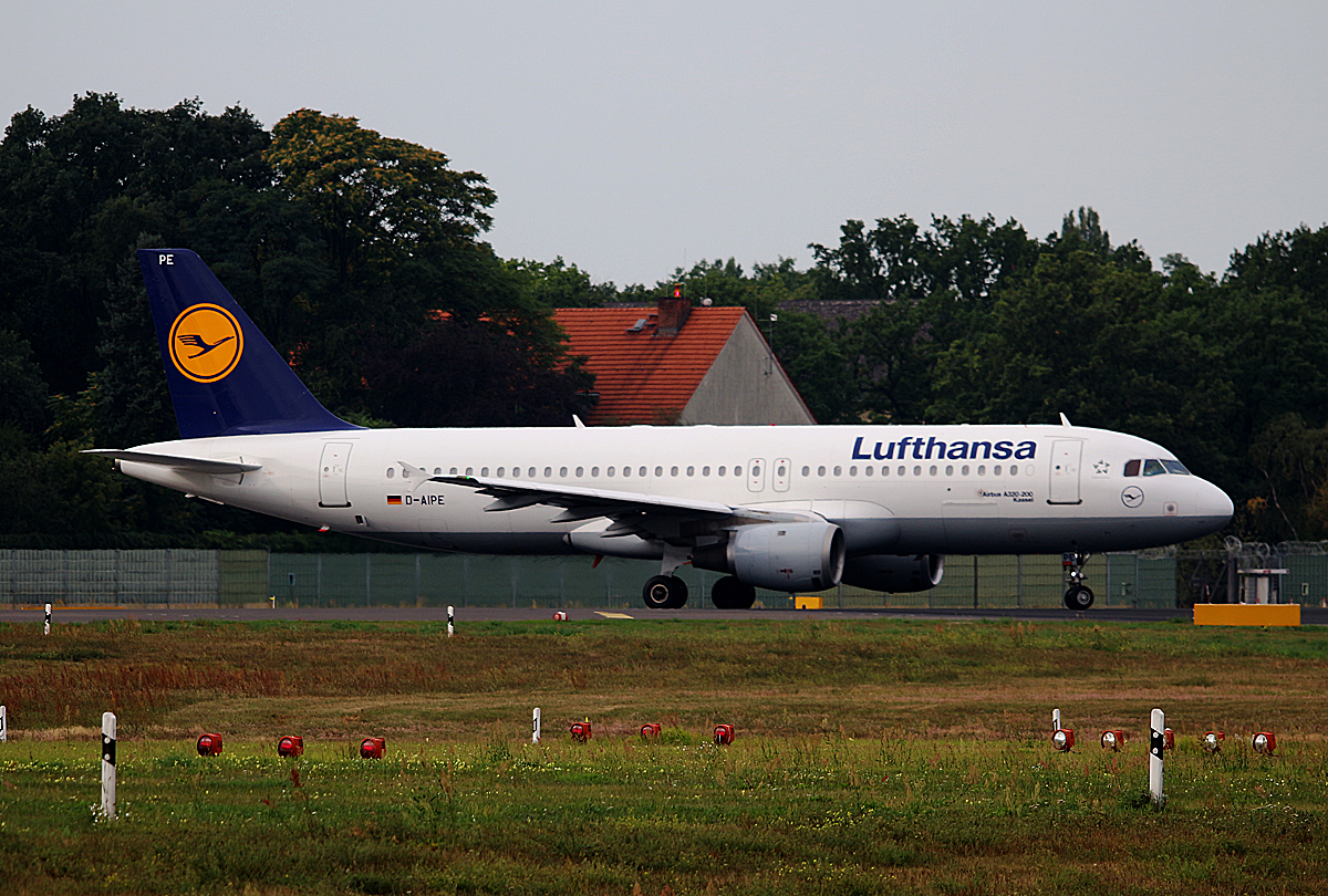 Lufthansa, Airbus A 320-211, D-AIPE  Kassel , TXL, 04.09.2016