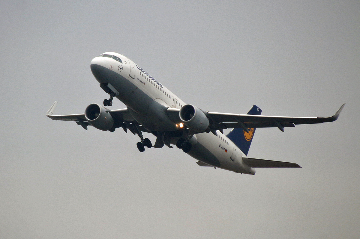 Lufthansa, Airbus A 320-214, D-AIUA, TXL, 11.11.2018