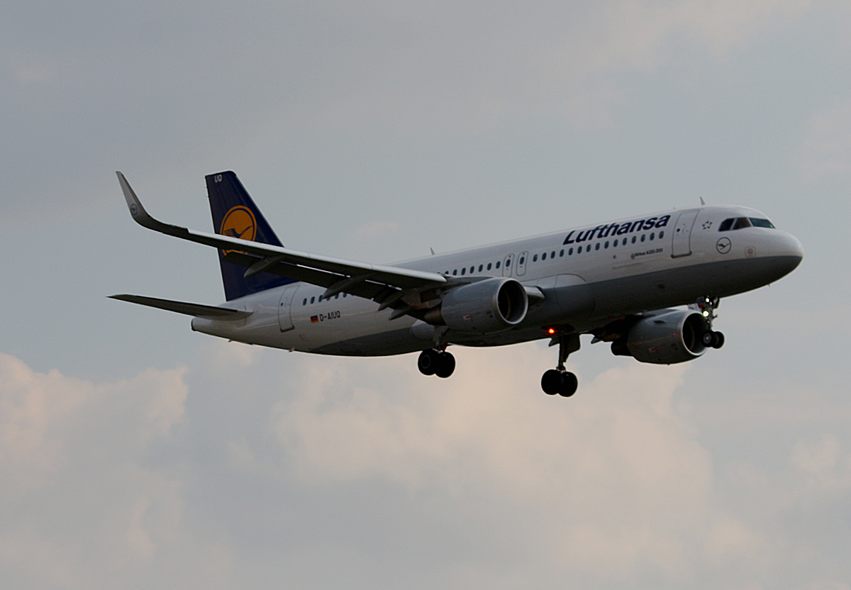 Lufthansa, Airbus A 320-214, D-AIUQ, TXL, 23.09.2016