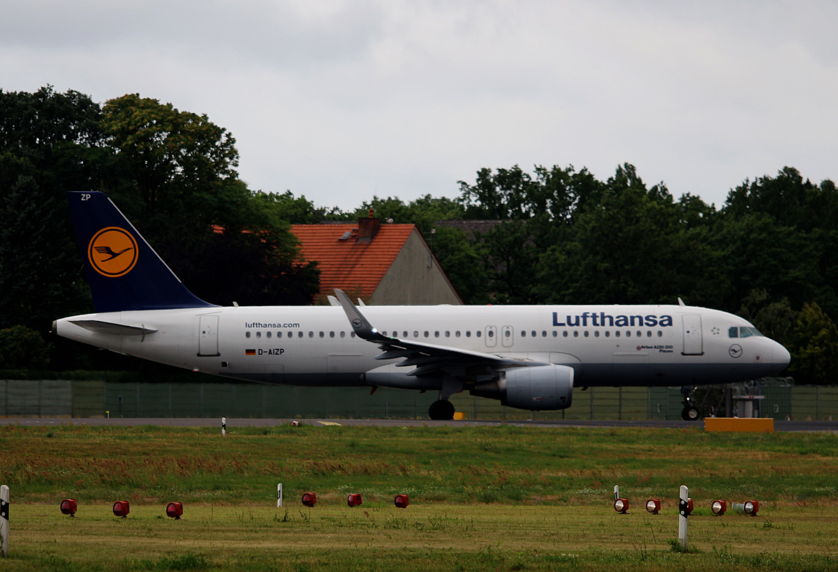 Lufthansa, Airbus A 320-214, D-AIZP  Plauen , TXL, 15.07.2016
