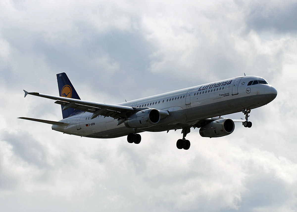 Lufthansa, Airbus A 321-131, D-AIRM  Darmstadt , TXL, 10.08.2019