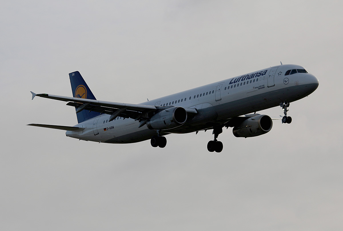 Lufthansa, Airbus A 321-131, D-AIRM  Darmstadt , TXL, 29.10.2016