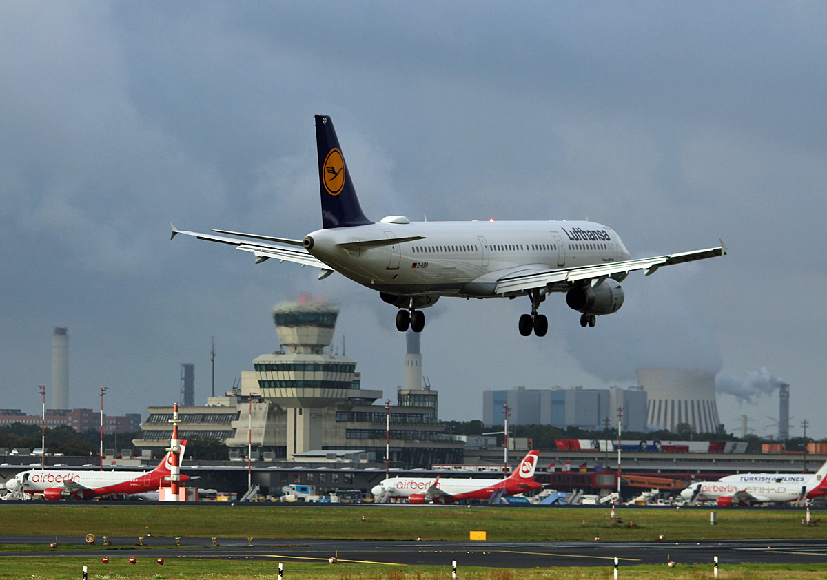 Lufthansa, Airbus A 321-131, D-AIRP  Lneburg , TXL, 03.10.2017