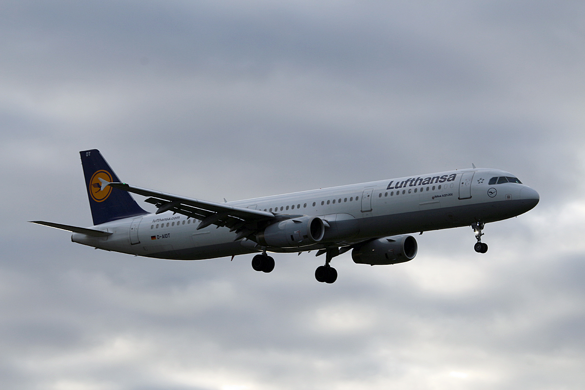 Lufthansa, Airbus A 321-231, D-AIDT, TXL, 12.09.2017