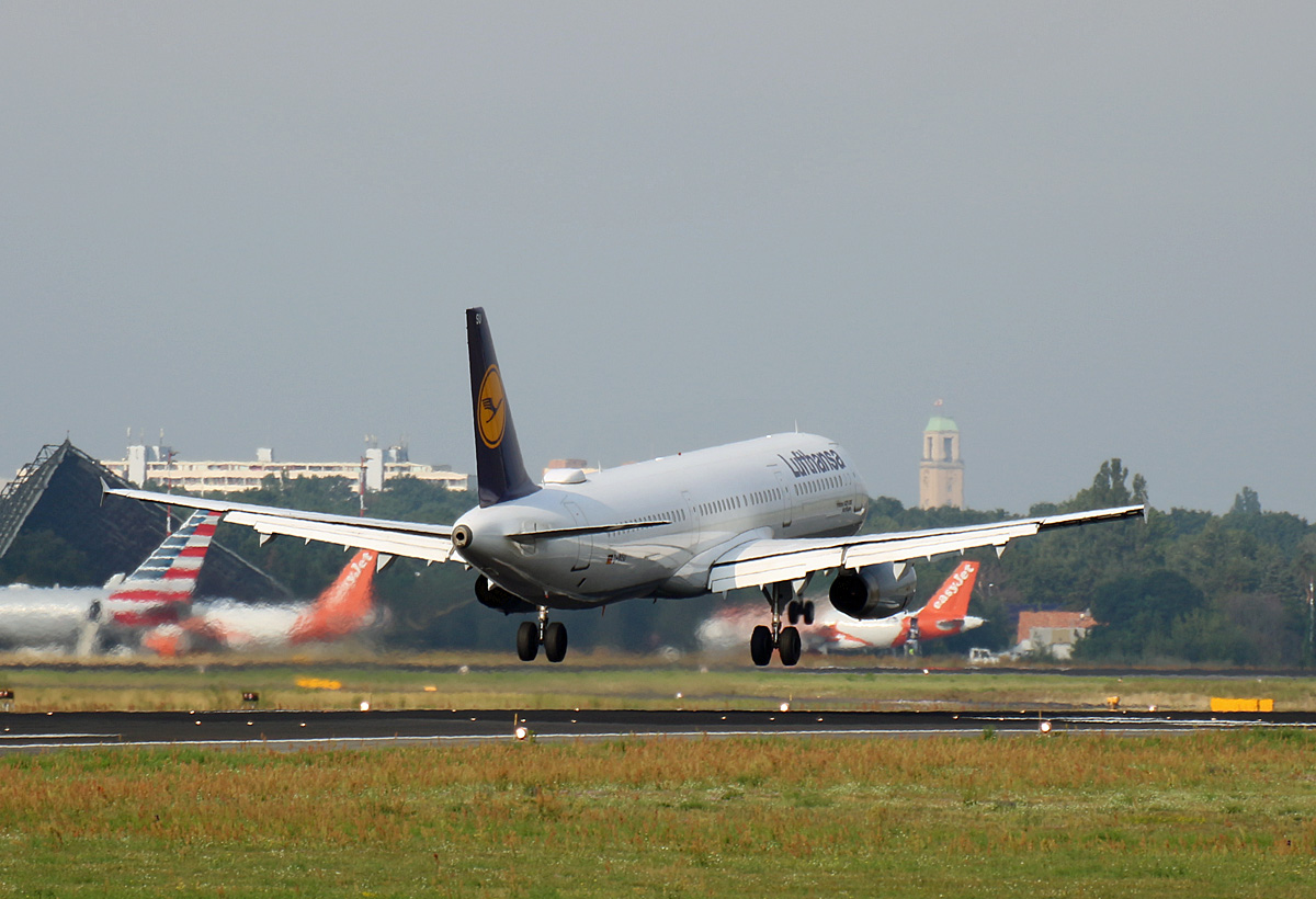 Lufthansa, Airbus A 321-231, D-AISU  Nrdlingen , TXL, 04.08.2019