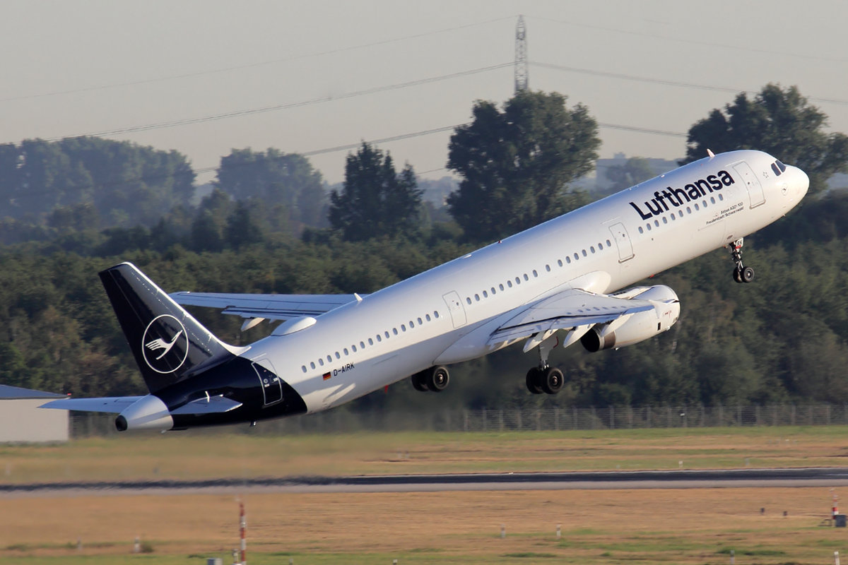 Lufthansa Airbus A321-131 D-AIRK beim Start in Düsseldorf 27.7.2018
