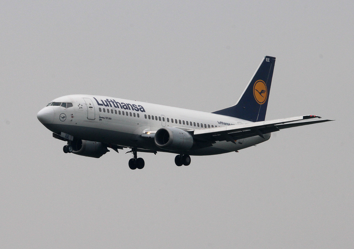 Lufthansa B 737-330 D-ABEE  Ulm  bei der Landung in Frankfurt am 11.06.2013