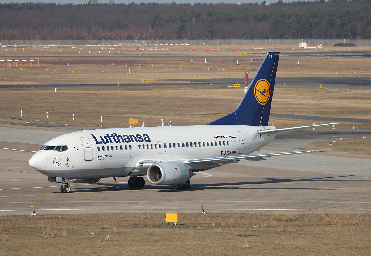 Lufthansa B 737-530 D-ABIX  Iserlohn  bei der Ankunft in Berlin-Tegel am 07.04.2013