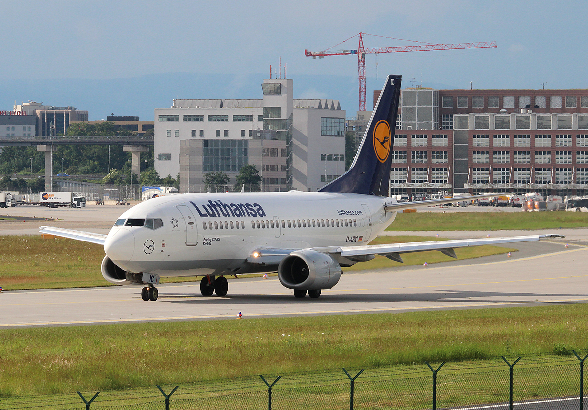 Lufthansa B 737-530 D-AIBC Krefeld  am 09.06.2013 auf dem Flughafen Frankfurt