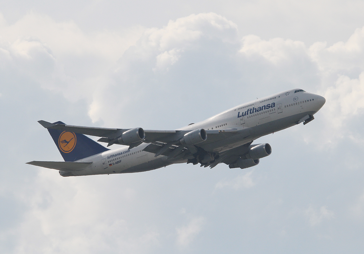 Lufthansa B 747-430 D-ABVF beim Start in Frankfurt am 09.06.2013