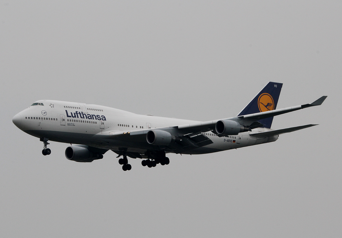 Lufthansa B 747-430 D-ABVO  Mhlheim a.d.Ruhr  am 11.06.2013 bei der Landung in Frankfurt
