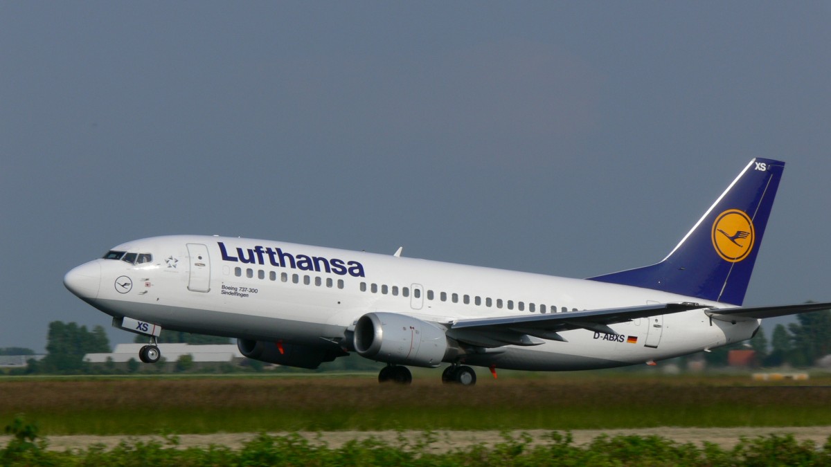 Lufthansa Boeing 737-330 D-ABXS ( Sindelfingen ) beim Start aus Amsterdam am 26.06.2009.