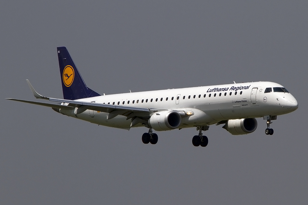Lufthansa - CityLine, D-AEBS, Embraer, ERJ-195, 05.07.2015, MUC, München, Germany



