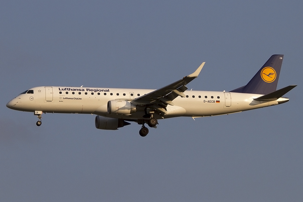 Lufthansa - CityLine, D-AECB, Embraer, ERJ-190, 08.06.2015, FRA, Frankfurt, Germany 



