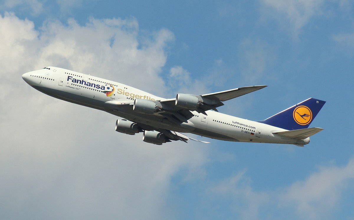 Lufthansa, D-ABYI,MSN 37833, Boeing 747-830,04.06.2017, FRA-EDDF, Frankfurt, Germany (Name: Potsdam & Sticker: Fanhansa Siegerflieger) 