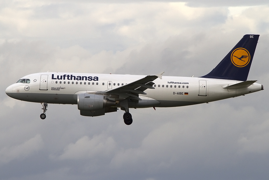 Lufthansa, D-AIBE, Airbus, A319-112, 29.10.2013, MUC, München, Germany 



