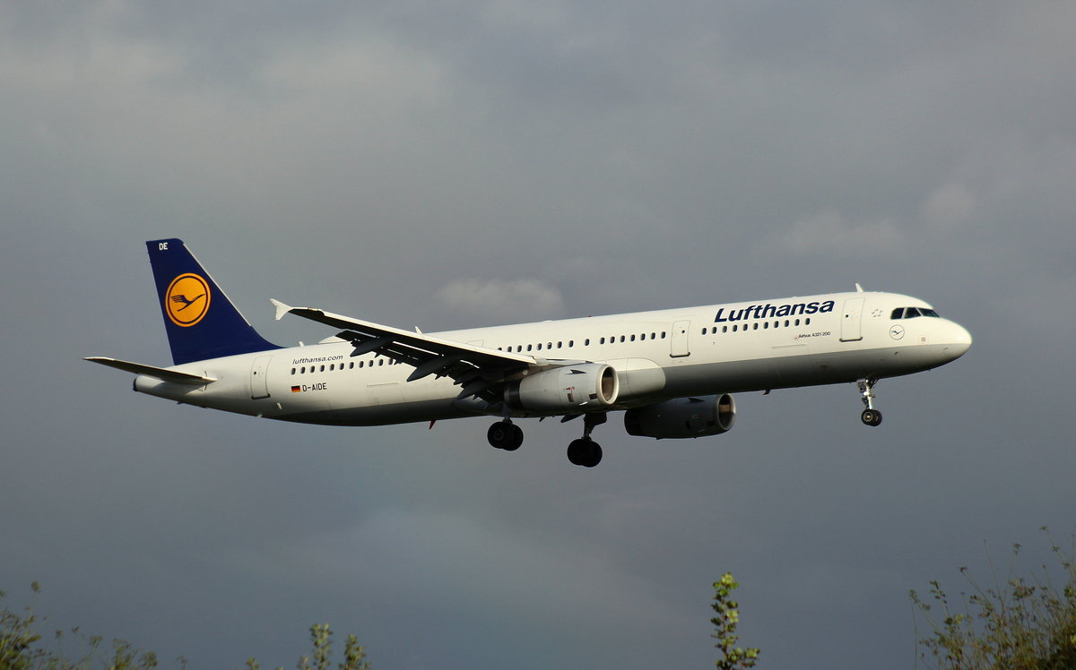 Lufthansa, D-AIDE, MSN 4607, Airbus A 321-231, 31.08.2017, HAM-EDDH, Hamburg, Germany 