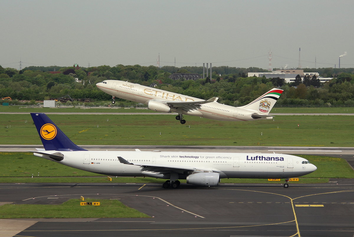 Lufthansa, D-AIKB, MSN 576, Airbus A 330-343X,27.04.2018, DUS-EDDL, Düsseldorf, Germany (Sticker: Shark skin technology for Green efficiency & Name: Cuxhaven) 