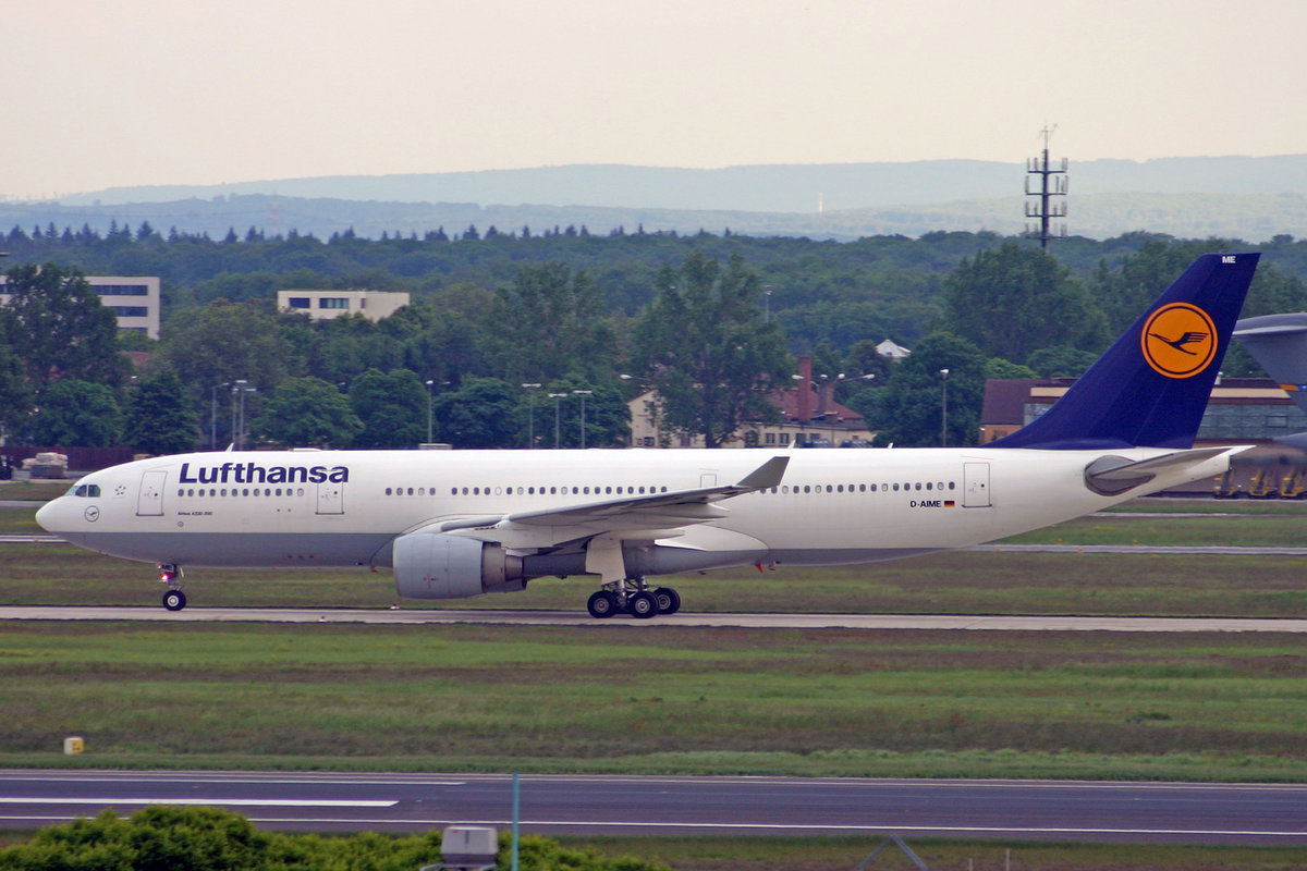 Lufthansa, D-AIME, Airbus A330-223, msn: 334, 18.Mai 2005, FRA Frankfurt, Germany.