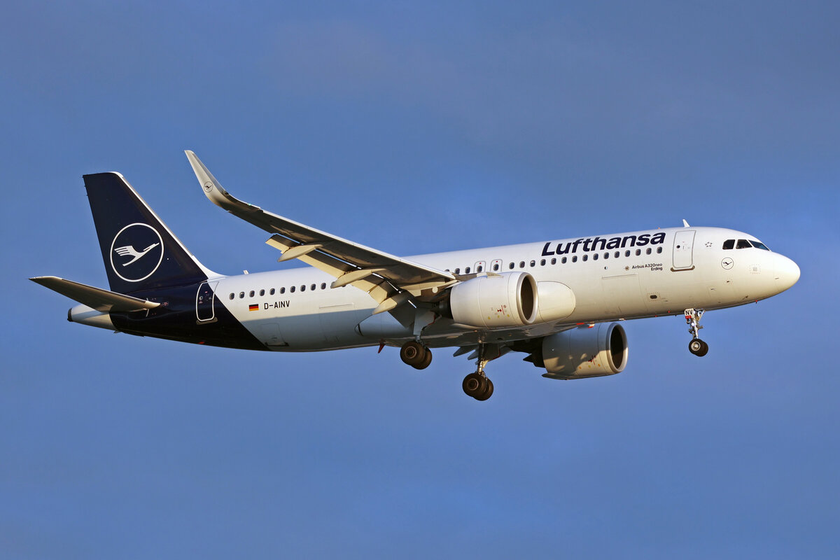Lufthansa, D-AINV, Airbus A320-271N, msn: 9071,  Erding , 05.Juli 2023, LHR London Heathrow, United Kingdom.