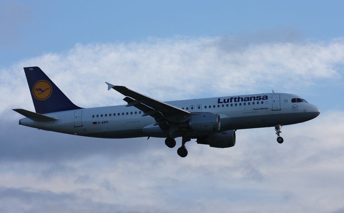 Lufthansa, D-AIPK,(c/n 093), Airbus A 320-211, 13.12.2014, HAM-EDDH, Hamburg, Germany 