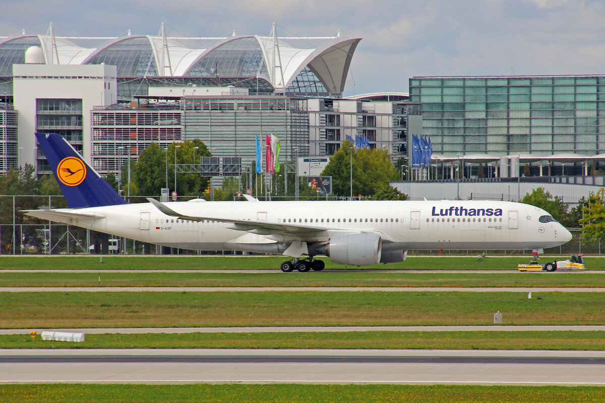 Lufthansa, D-AIXF, Airbus A350-941, msn: 146,  Bochum , 11.September 2022, MUC München, Germany.