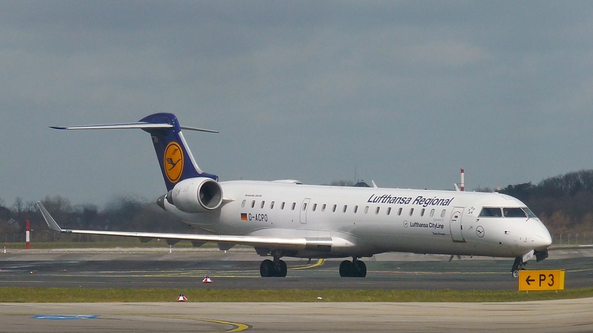 Lufthansa Regional Canadair CRJ-900 D-ACPO in DUS, 12.4.13 