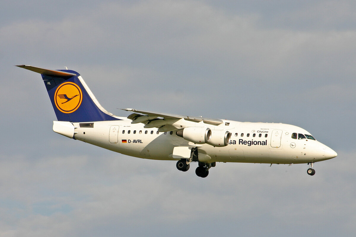 Lufthansa Regional - Cityline, D-AVRL, BAe Avro RJ85, msn: E2285, 10.November 2008, ZRH Zürich, Switzerland.