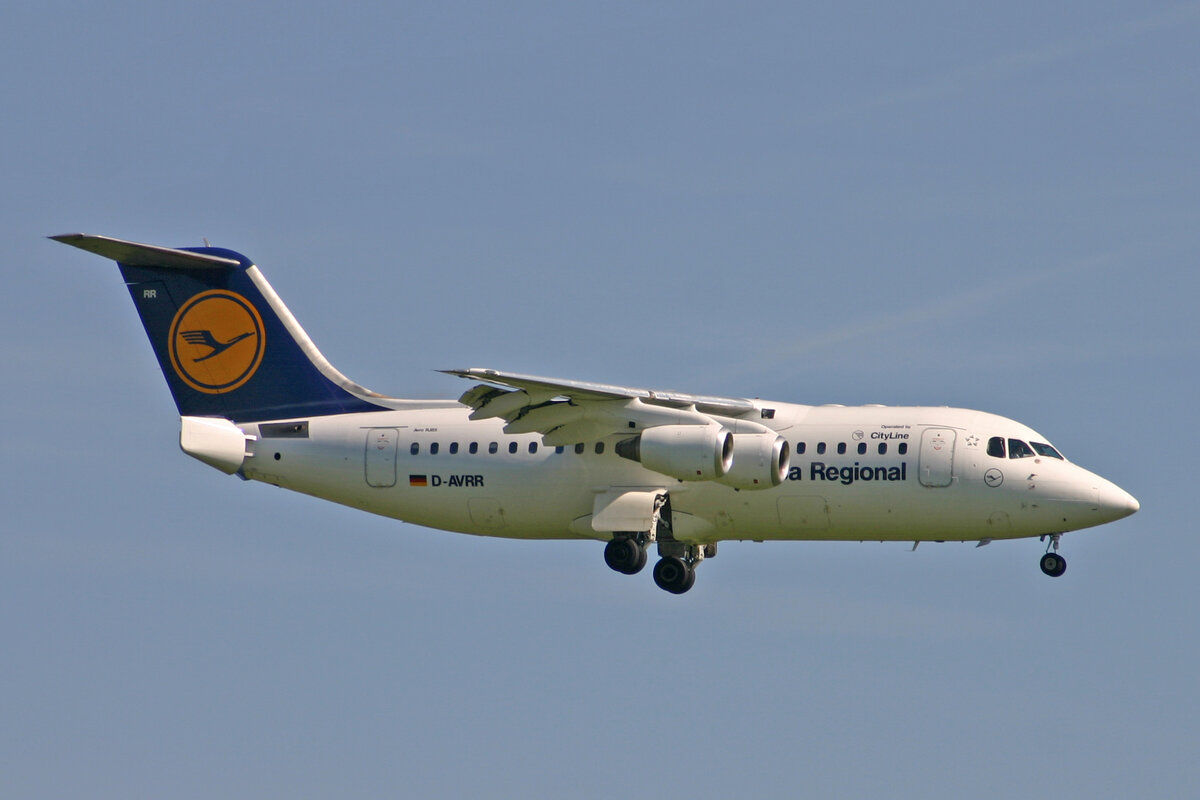 Lufthansa Regional - CityLine, D-AVRR, BAe Avro RJ85, msn: 2317, 06.September, ZRH Zürich, Switzerland.