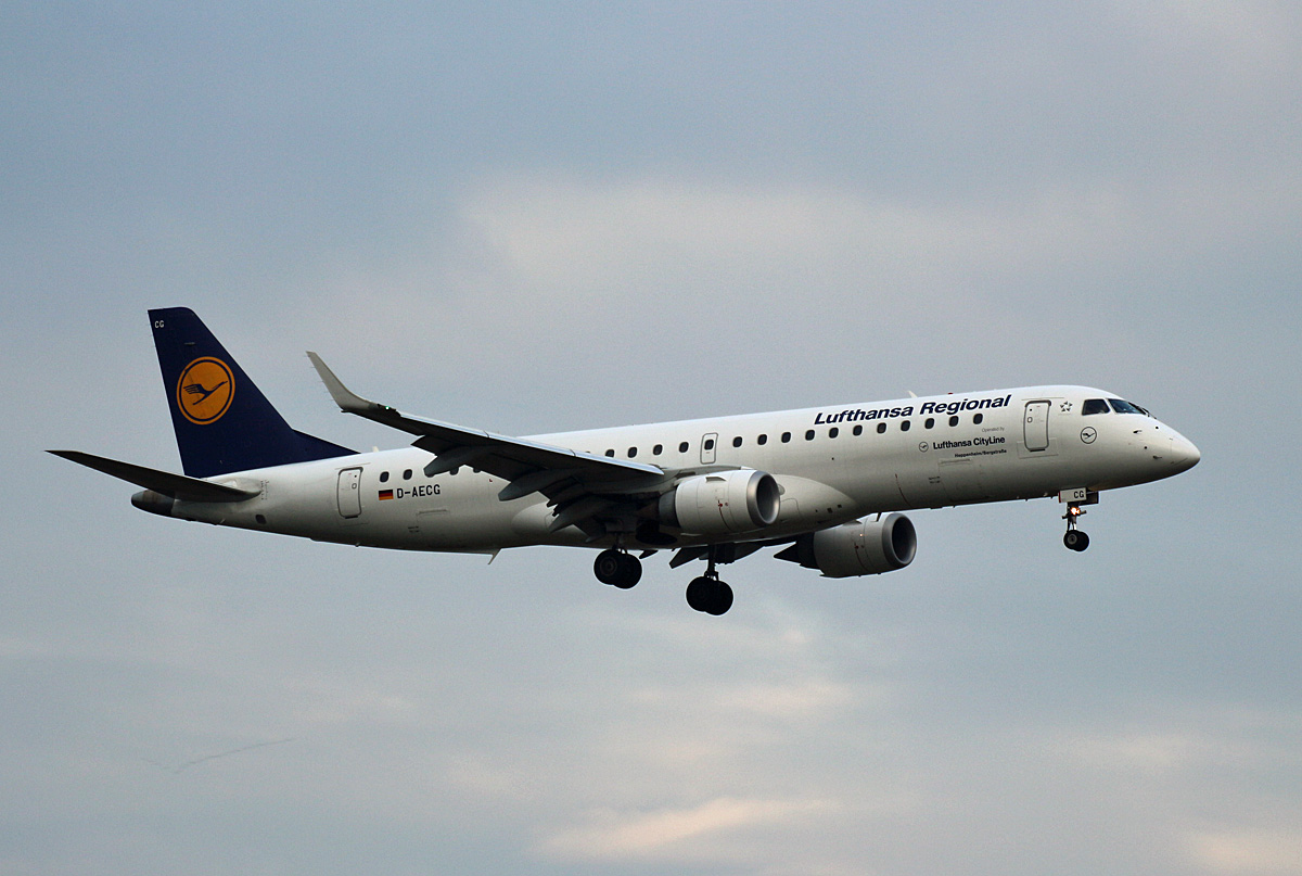 Lufthansa Regional-CityLine, ERJ-190-100LR, D-AECG  Heppenheim/Begstrae , BER, 14.11.2021