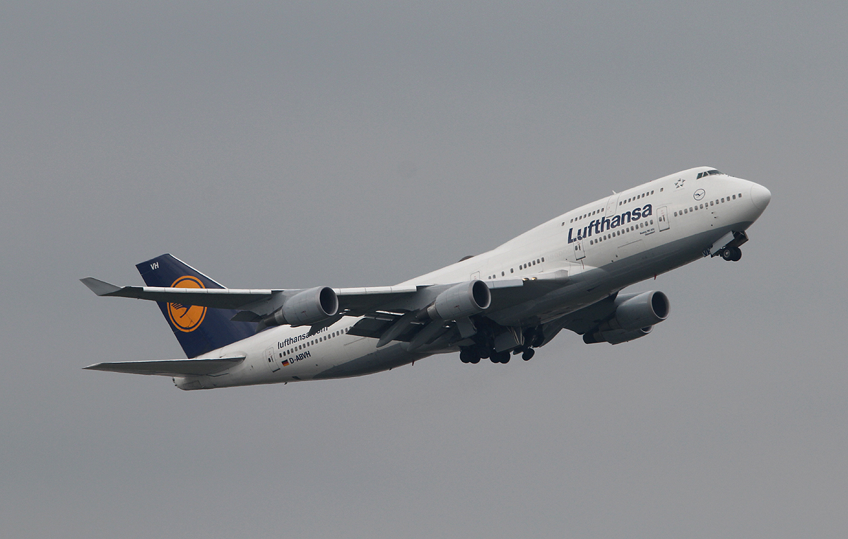 Lufthnasa B 747-430 D-ABVH  Dsseldorf  beim Start in Frankfurt am 10.06.2013