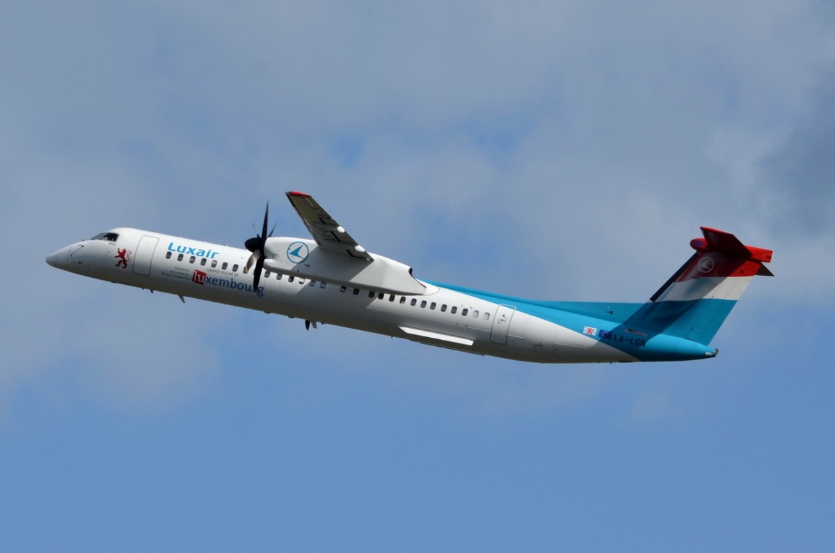 LX-LGN Luxair De Havilland Canada DHC-8-402Q Dash 8   in Tegel am 28.07.2015 gestartet