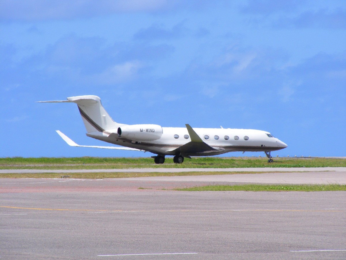 M-WIND, Gulfstream G 650, Seychelles International Airport (SEZ), 1.10.2015
