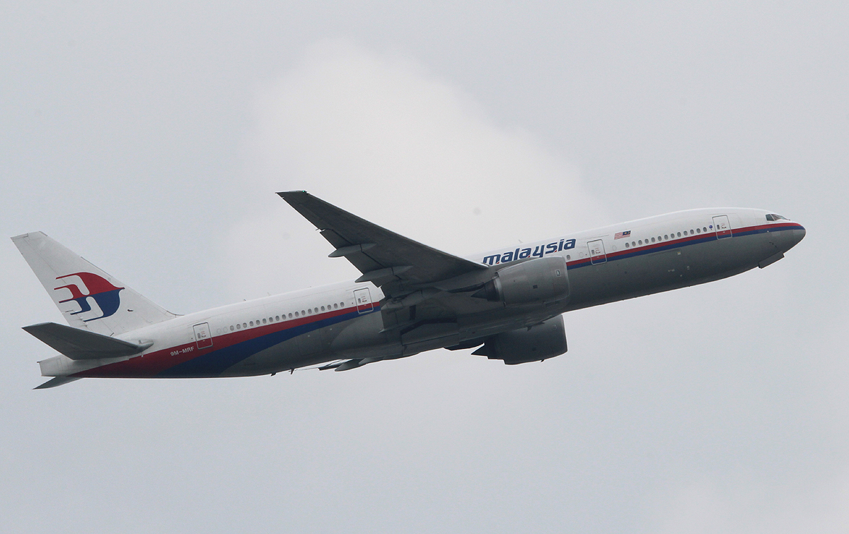 Malaysia Airlines B 777-2H6(ER) 9M-MRF beim Start in Frankfurt am 10.06.2013