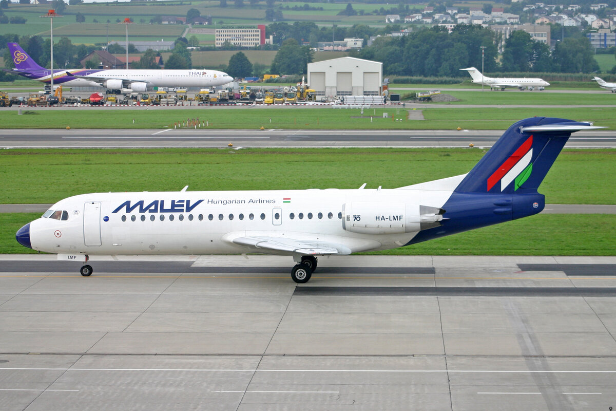 Malev, HA-LMF, Fokker 70, msn: 11571, 09.September 2008, ZRH Zürich, Switzerland.