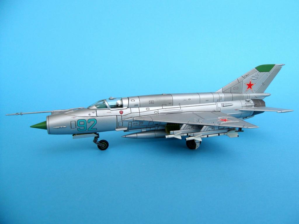 Mikojan-Gurewitsch MiG-21 SMT von Hobbymaster in 1:72