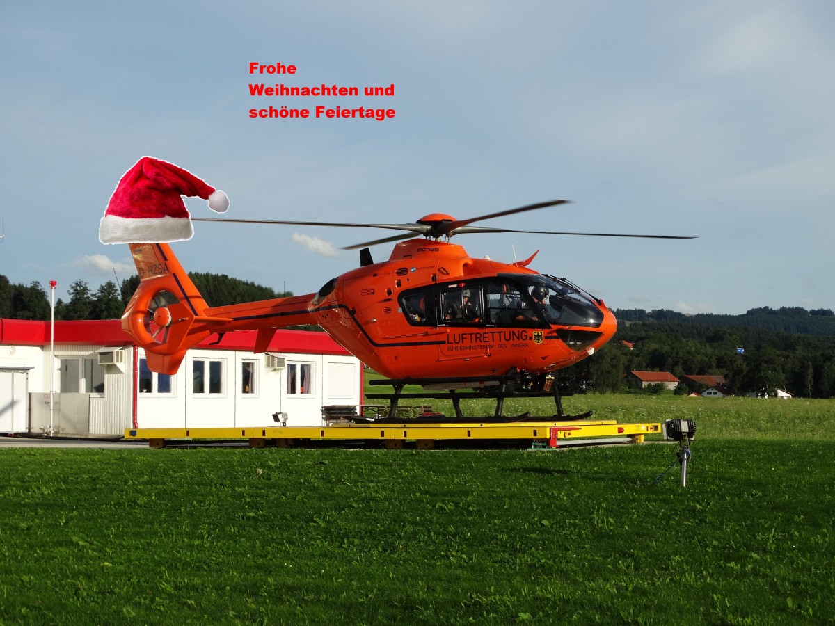 Mit diesem Foto von eine EC 135 T2i alias Christoph 17 am 09.08.15 bei Kempten wünsche ich euch allen Usern und Besuchern Frohe Weihnachten und besinnliche Feiertage