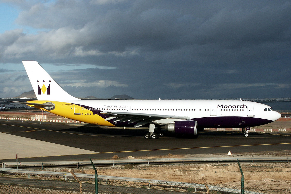 Monarch Airlines, G-MONS, Airbus A300-605R, msn: 556, 4.Dezember 2003, ACE Lanzarote, Spain.