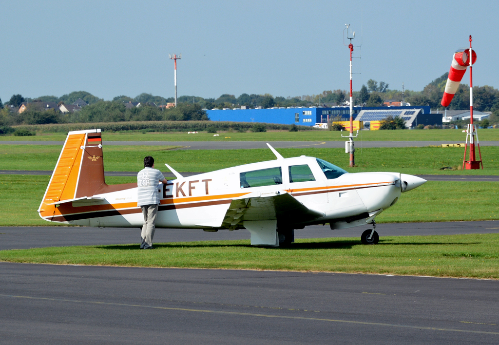 Mooney M-20J, D-EKFT am Flugplatz Bonn-Hangelar - 23.09.2014
