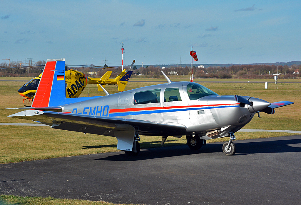 Mooney M20J D-EMHO am Flugplatz Bonn-Hangelar - 12.02.2014