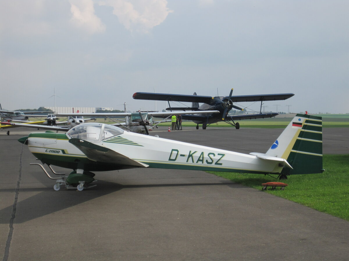 Motorsegler Scheibe SF-25c Falke D-KASZ auf dem Flugplatz Gera-Leumnitz (EDAJ) am 20.09.14